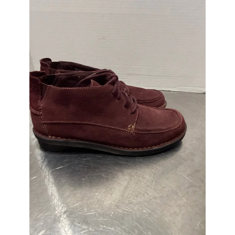 Clarks Nikki Class 8 Burgundy Suede Lace Up Chukka Ankle Boots 261047034055